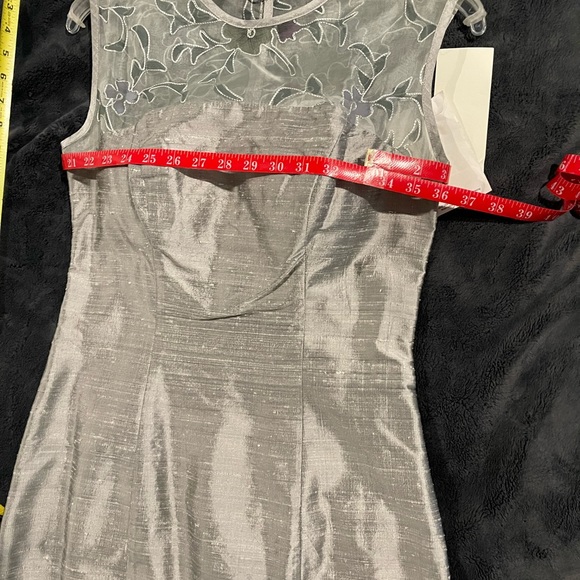 NWT, Mica, evening / cocktail dress.  100% silk, fully lined.  Size 4. - Picture 14 of 14
